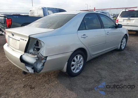 2004 Toyota Camry Xle z USA, uszkodzony, nr VIN 4T1BE32K94U867515